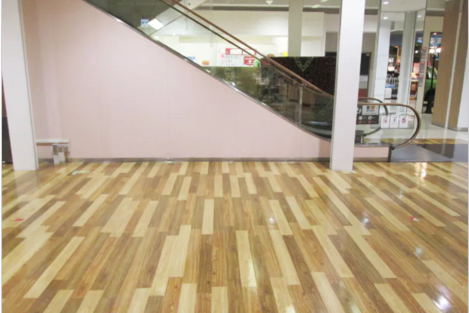 【イオンモール富津】1階中央エスカレーター横