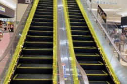 【イオンモール神戸北】モール内広告 エスカレーターレーン