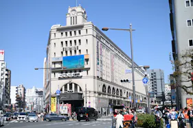 【浅草駅】エキミセ1F入口テンパードア前