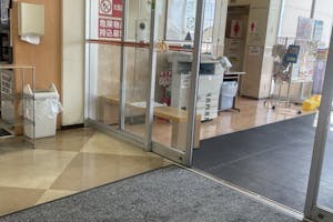 【オークワ大和郡山柳町】プロモーションに最適な製氷機側入り口横スペース