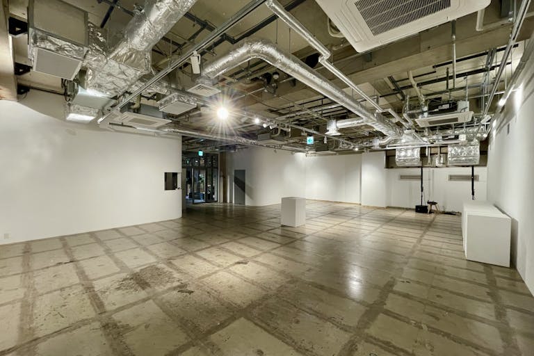 【茅場町駅2分】展示会・イベントに適した白壁でシックな雰囲気のイベントスペースの画像7