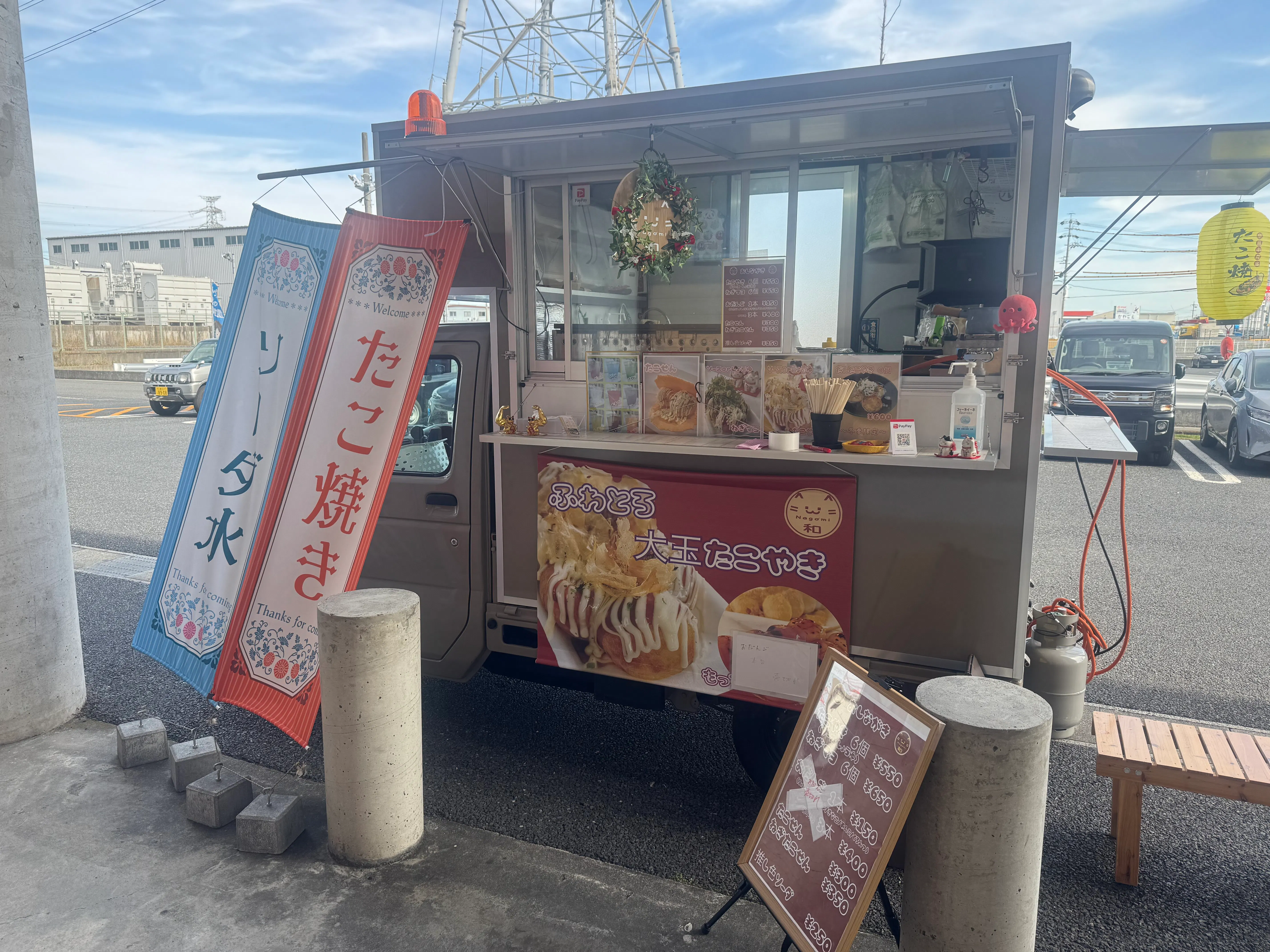 【ダイナム三重川越町店ゆったり館】キッチンカー出店に最適なアミューズメント施設のイベントスペース（出入口付近）