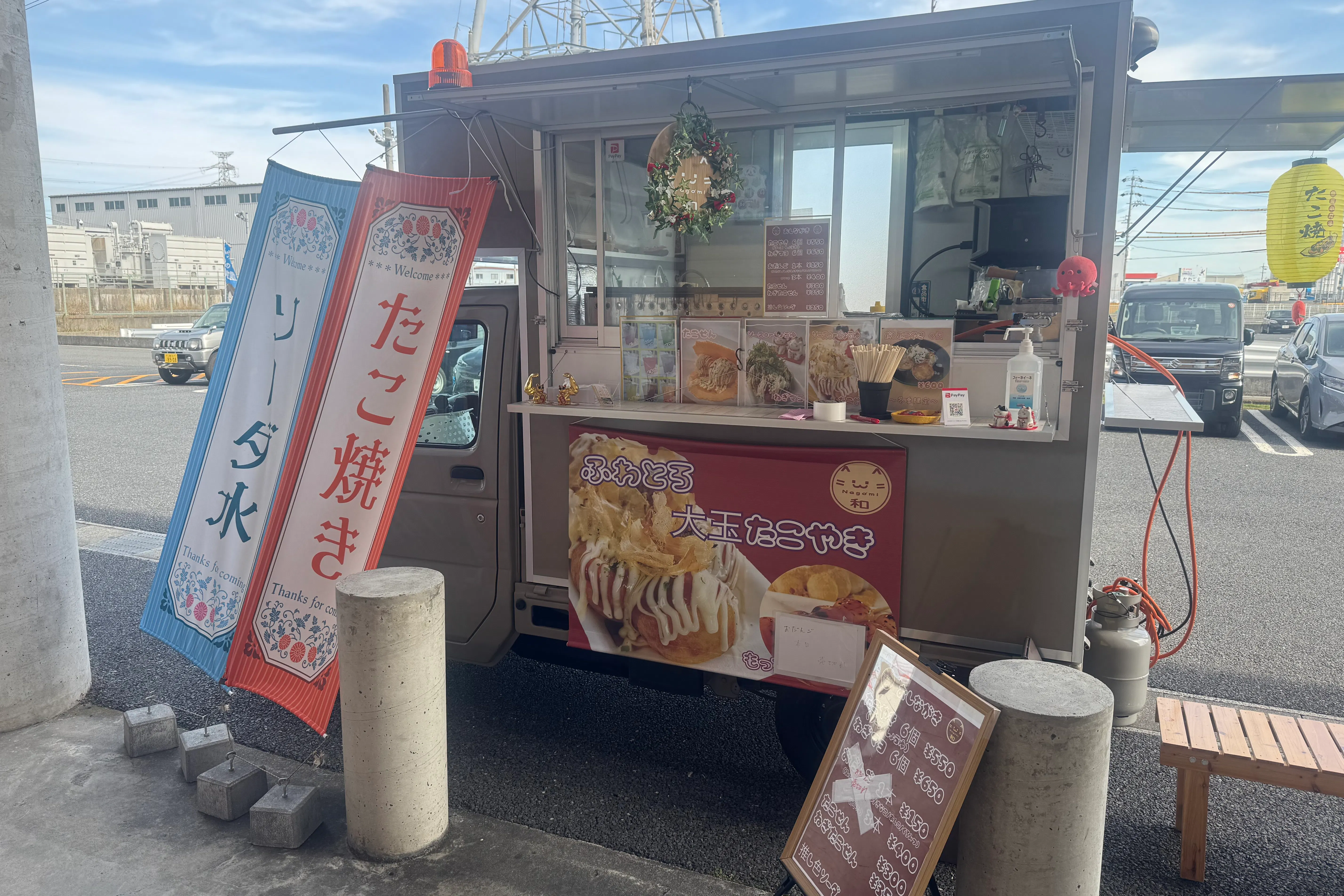 【ダイナム三重川越町店ゆったり館】キッチンカー出店に最適なアミューズメント施設のイベントスペース(出入口付近)