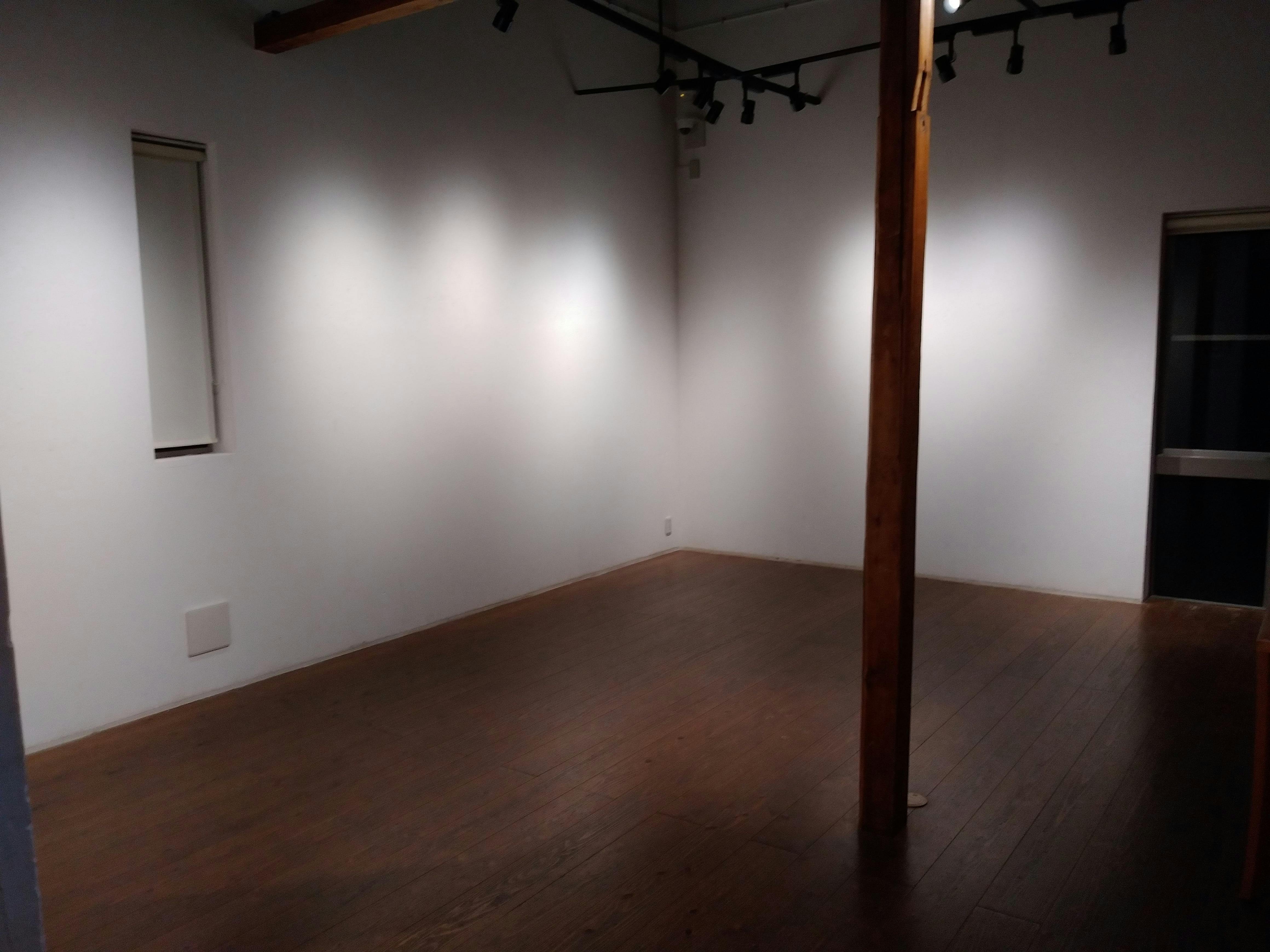 【丸の内駅4分】個展やポップアップストアに適した白壁のギャラリー