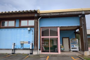 【ダイナム福井大野店ゆったり館】キッチンカーやプロモーションイベントの開催に最適なアミューズメント施設のイベントスペース(カウンター側)