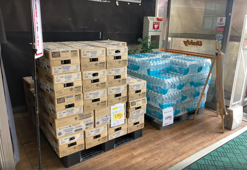 【ユニディ菅野店】1階風除室　　物販やプロモーションに最適なホームセンター内風除室の催事イベントスペースの画像