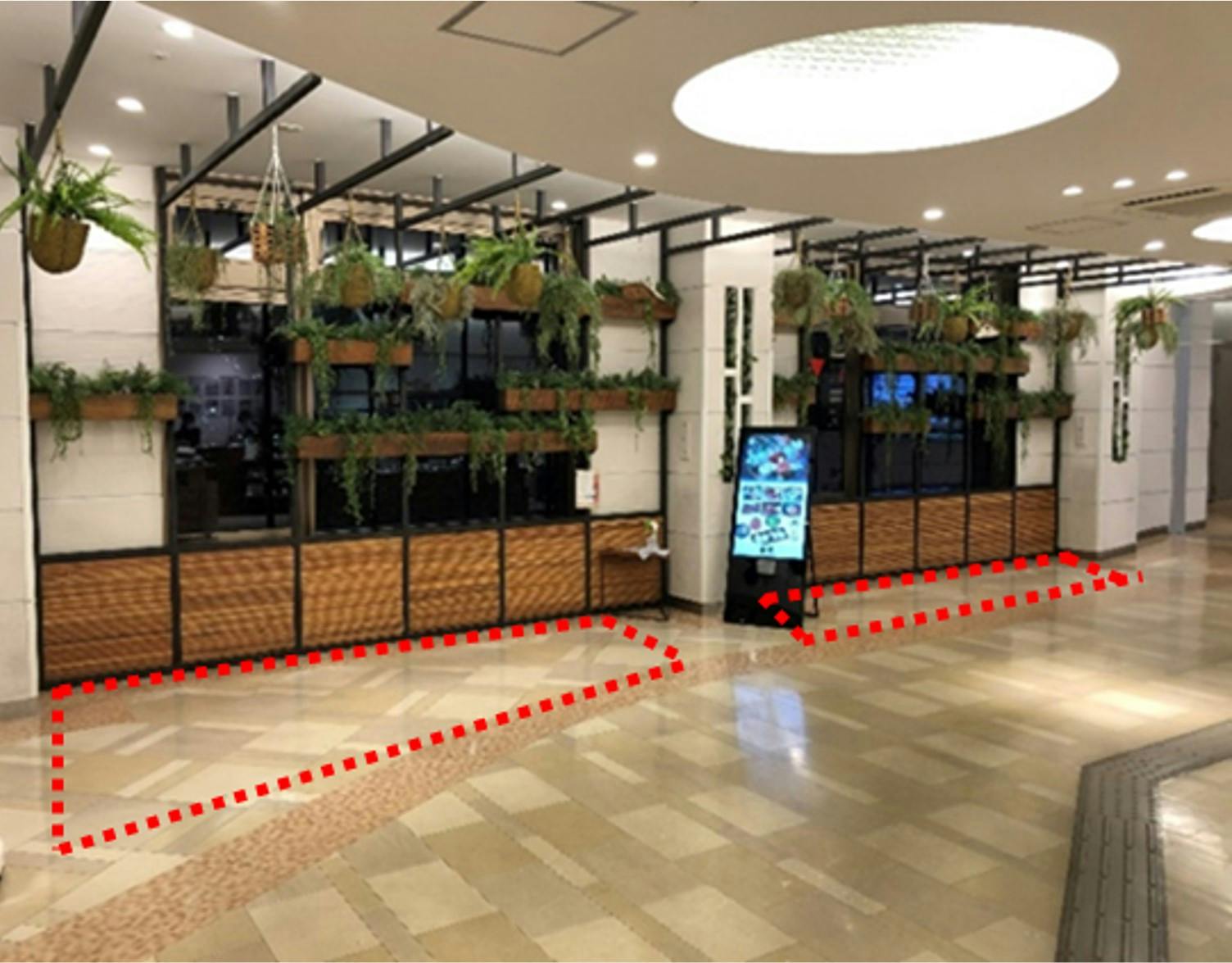 【小田急アコルデ新百合ヶ丘北館】アコルデ新百合ヶ丘北館３階通路の画像