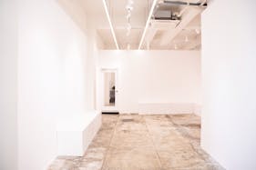 【心斎橋駅5分】展示会・ポップアップストア・撮影に最適、路面に面したホワイトを基調としたスペース