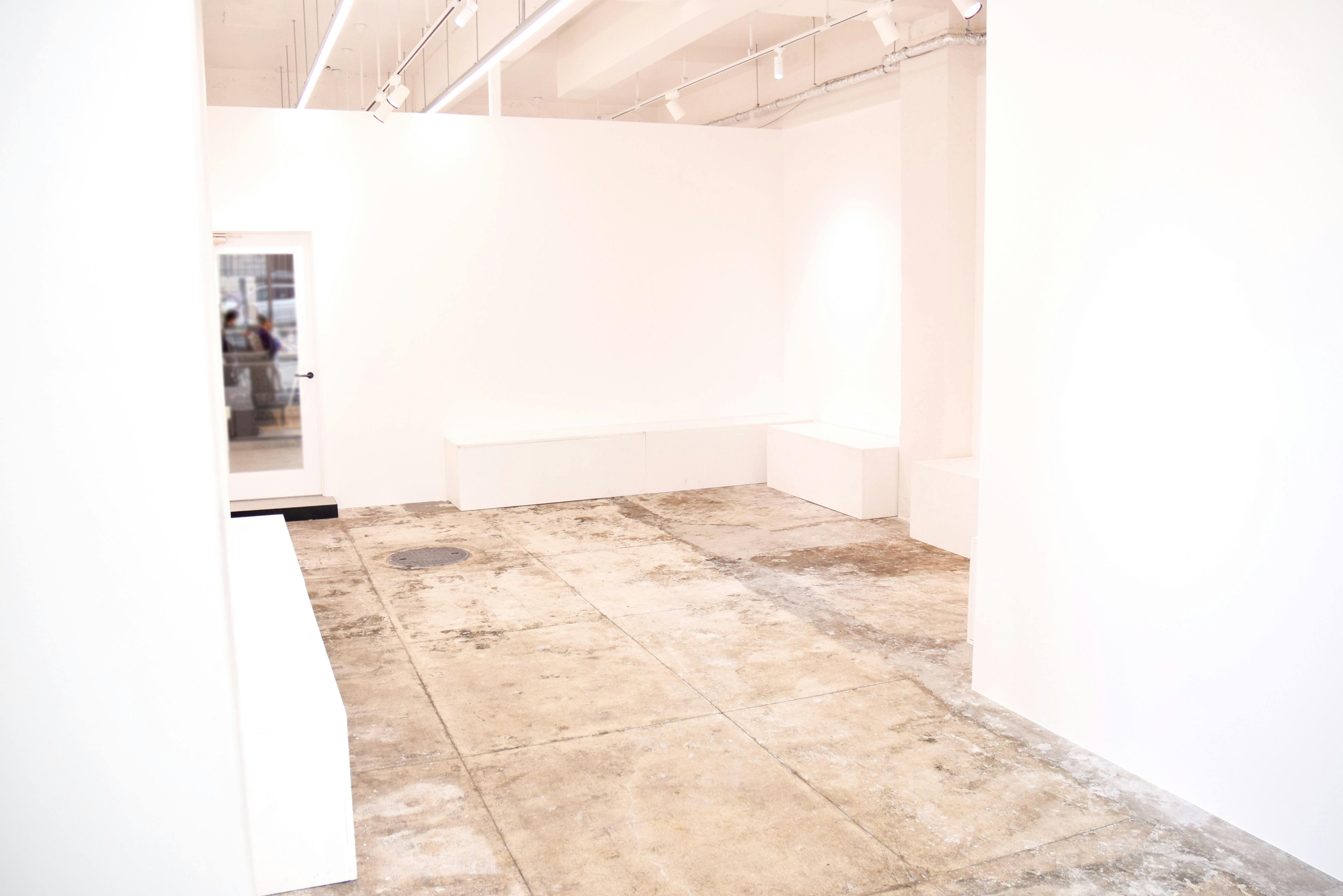 【心斎橋駅5分】展示会・ポップアップストア・撮影に最適、路面に面したホワイトを基調としたスペース