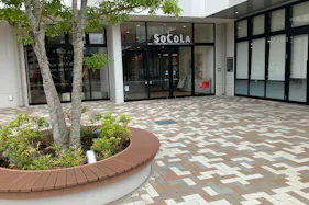 【SOCOLA所沢】1階屋外(メイン入り口前) 販促プロモーションに最適な催事イベントスペース