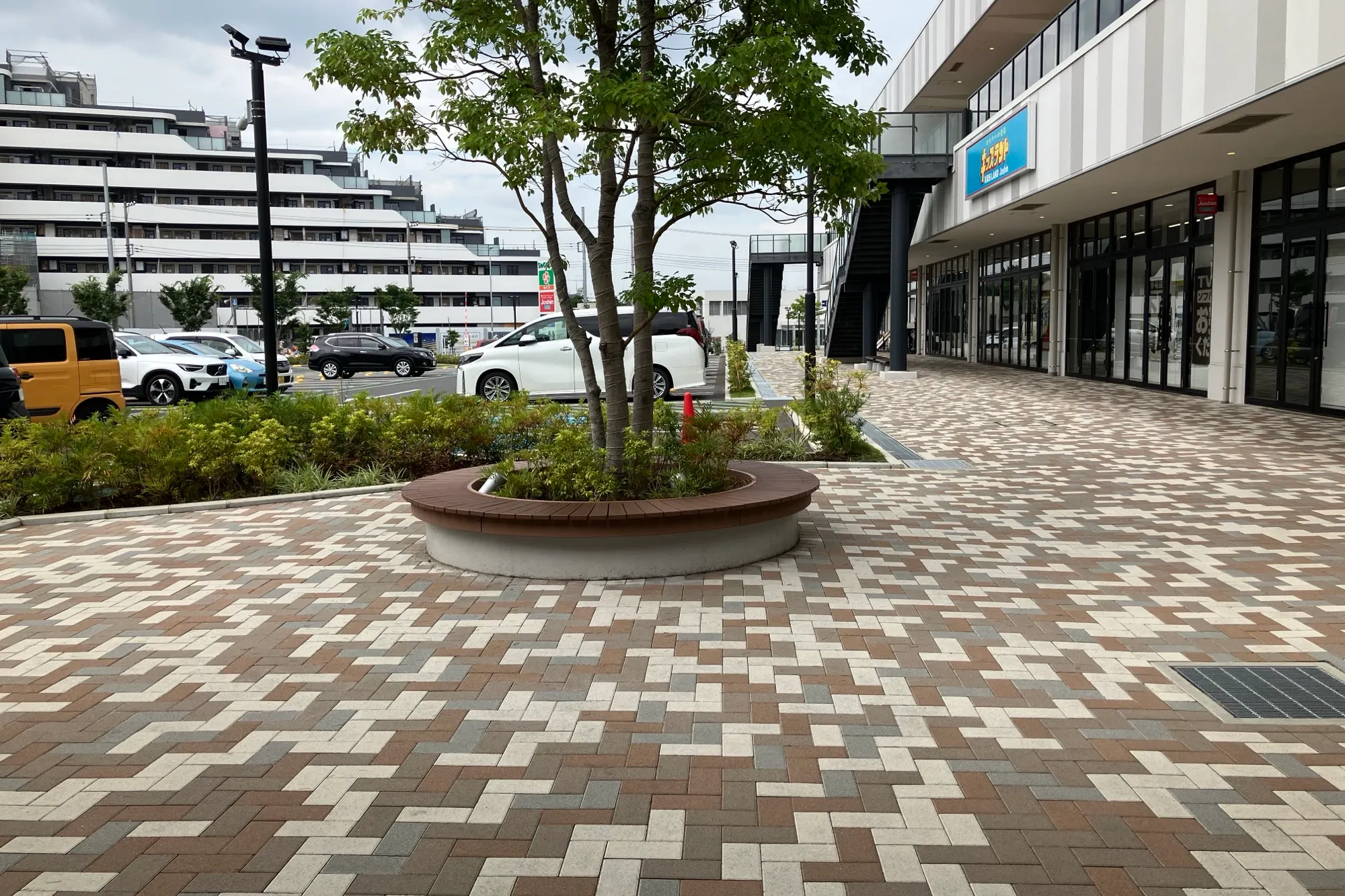 【SOCOLA所沢】1階屋外(メイン入り口前) 販促プロモーションに最適な催事イベントスペース