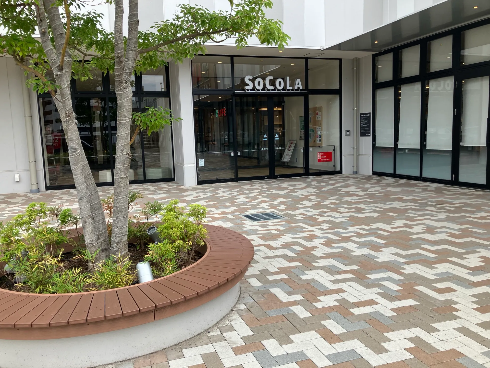 【SOCOLA所沢】1階屋外（メイン入り口前） 販促プロモーションに最適な催事イベントスペース