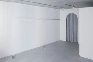 【北参道/原宿/千駄ヶ谷】展示会やポップアップ、撮影に最適な白とコンクリ壁と床を基調とした明るいイベントスペース