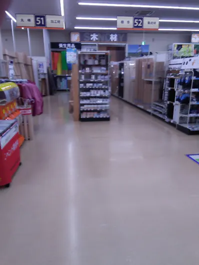 【サンデー大和吉岡店】レジ前　食物販やプロモーション等の出店に最適なホームセンター店内のイベントスペース