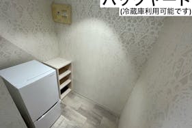 【大分市エリア】ネイルサロン等の出張サロンやポップアップに最適な個室及び什器完備のレンタルスペース