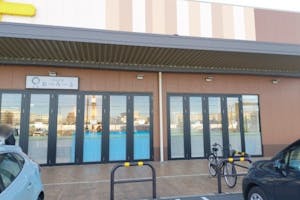 【マミーマート柏旭町】プロモーションに利用可能な入口付近軒下スペース