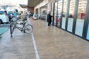 【マミーマート柏旭町】プロモーションに利用可能な入口付近軒下スペース