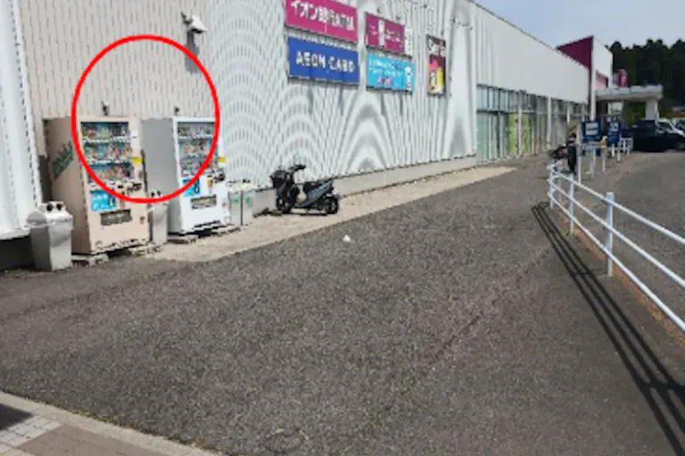 【イオン七戸十和田駅前店】食品側入口横外 キッチンカー出店に最適なスーパー屋外催事イベントスペースの画像4