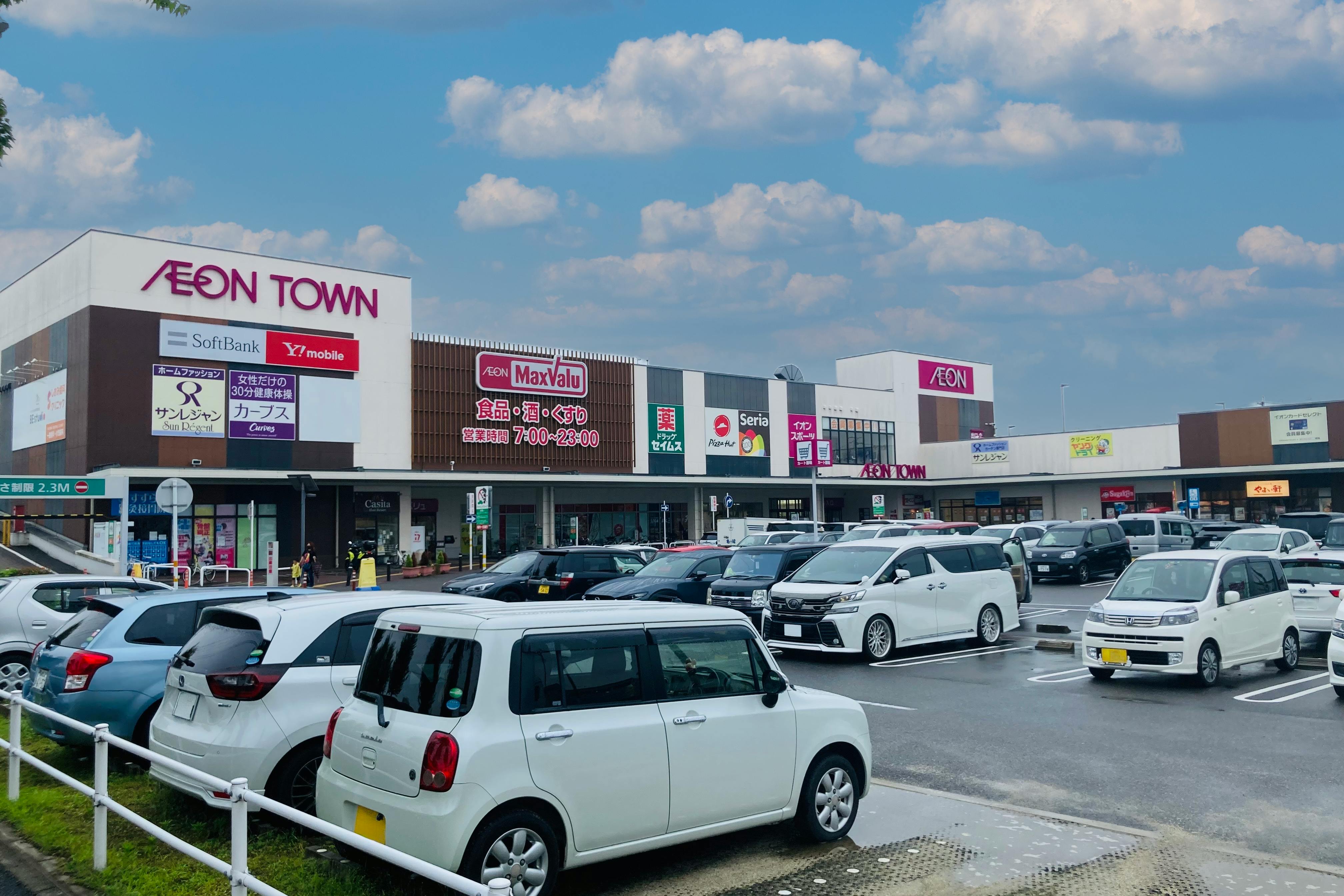 【イオンタウン熱田千年】プロモーションイベントや小規模物販に最適な施設1階中央入口目の前にあるイベントスペース