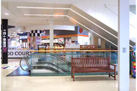 【イオンモール大和】3階ライトコートエスカレーター脇