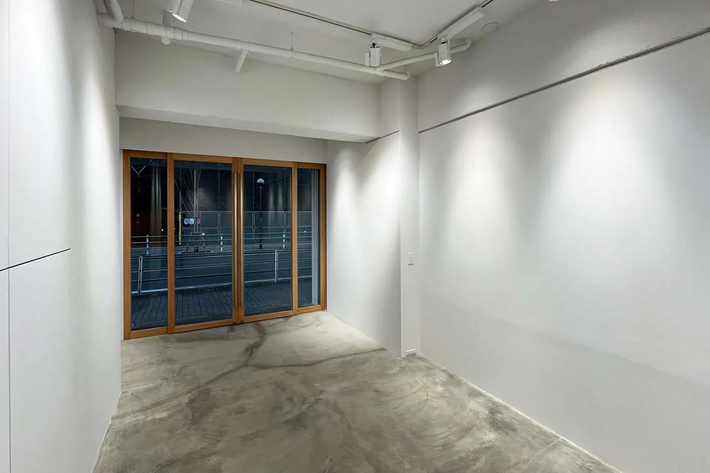 【府中駅7分】展示・物販・ワークショップに最適なミニマルな雰囲気のレンタルギャラリー