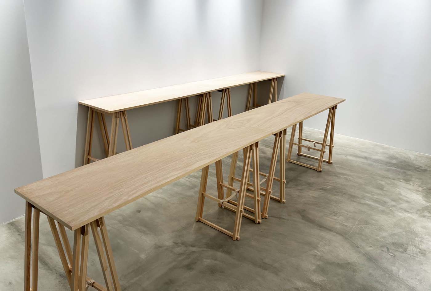 折りたたみ展示台