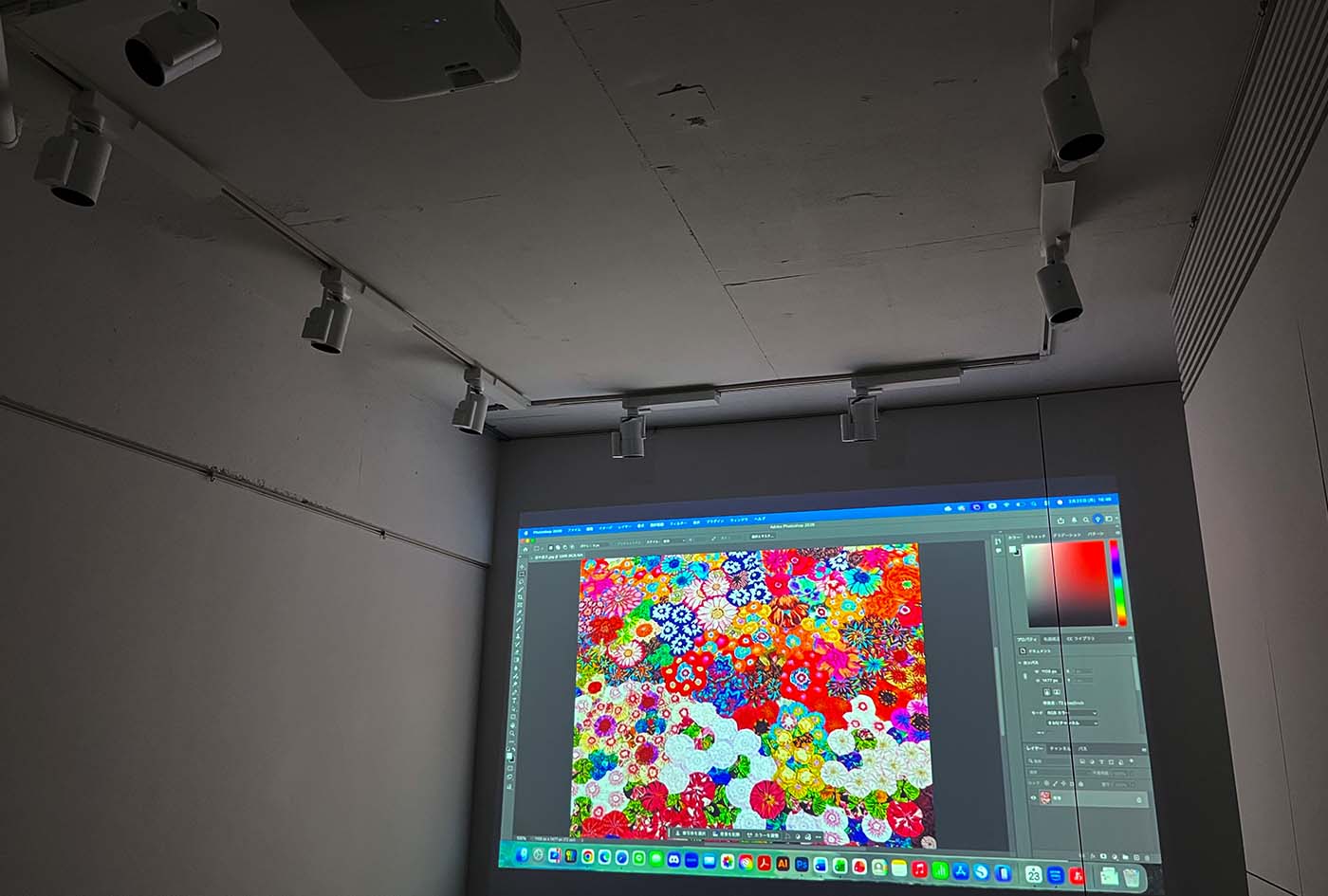 プロジェクター