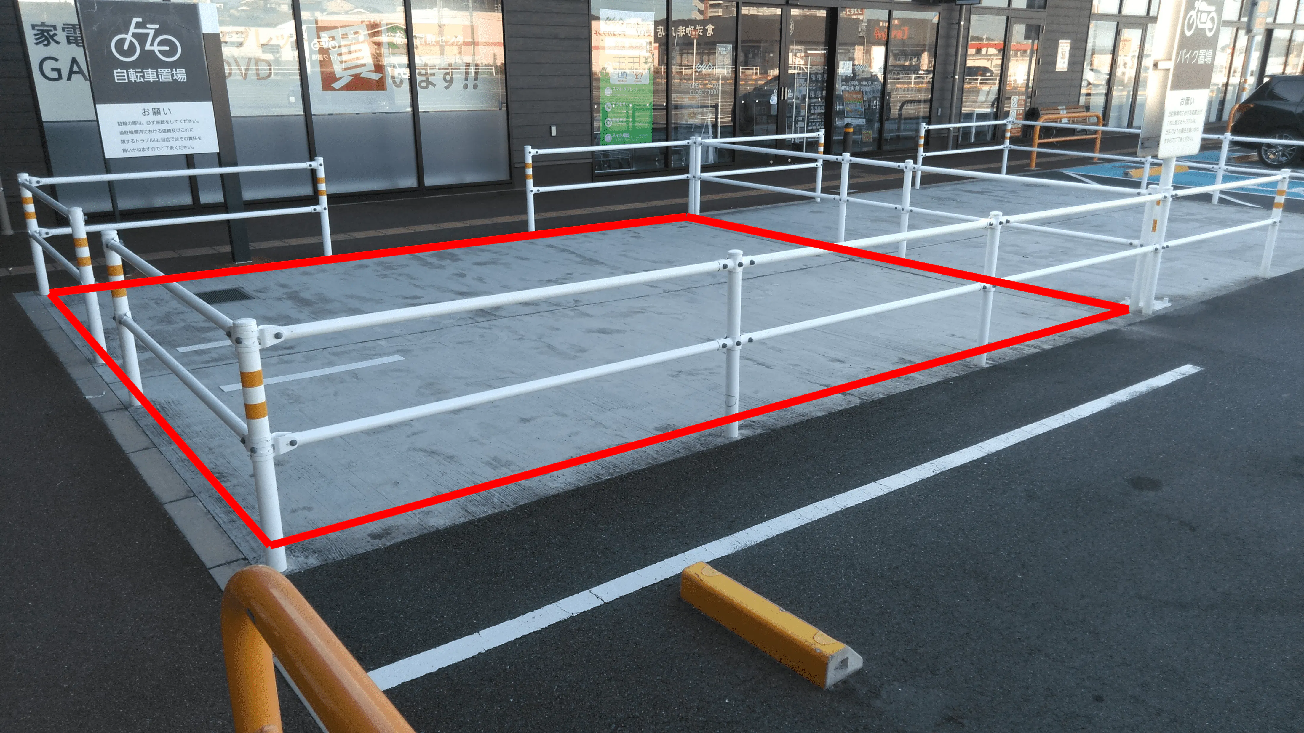 【イオンタウン周南久米/駐輪場A】物販や食物販、セールスプロモーションで利用可能な屋外イベントスペース