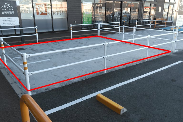 【イオンタウン周南久米/駐輪場A】物販や食物販、セールスプロモーションで利用可能な屋外イベントスペースの画像1