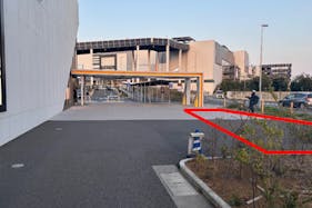 【イオンモール座間】屋外 イオンシネマ前