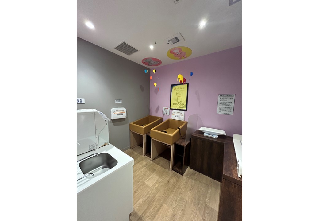 【イオンモール新小松】モール内広告 授乳室