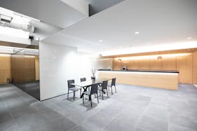 【銀座駅6分】数寄屋橋交差点すぐの路面にあるプロモーションに最適なレンタルスペース(一部貸しA)