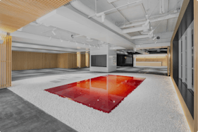 【銀座駅6分】数寄屋橋交差点すぐの路面にあるプロモーションに最適なレンタルスペース(一部貸しA)