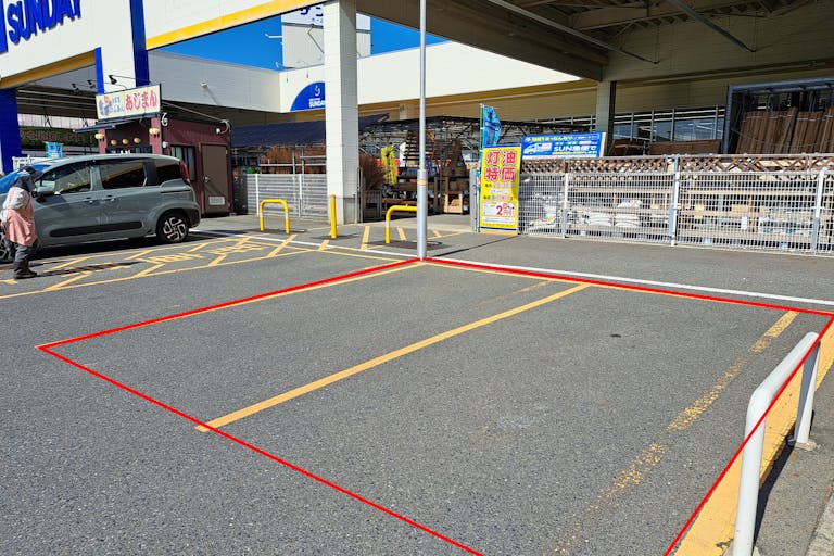 【サンデー十和田店】屋外駐車場　キッチンカーの出店に最適なホームセンター内駐車場の屋外イベントスペース