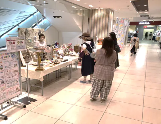 【東急プラザ戸塚】「①1F 上りエスカレーター横」ポップアップ、展示やPRイベントに適した視認性・訴求力の高いスペース