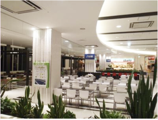 【イオンモール甲府昭和】モール内広告 フードフォレストテーブルシール