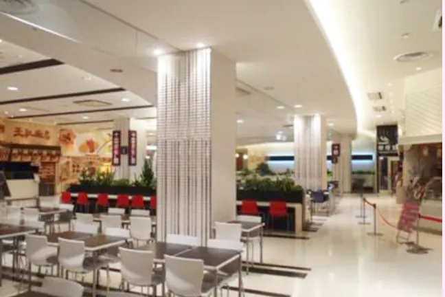 【イオンモール甲府昭和】モール内広告 フードフォレストテーブルシール