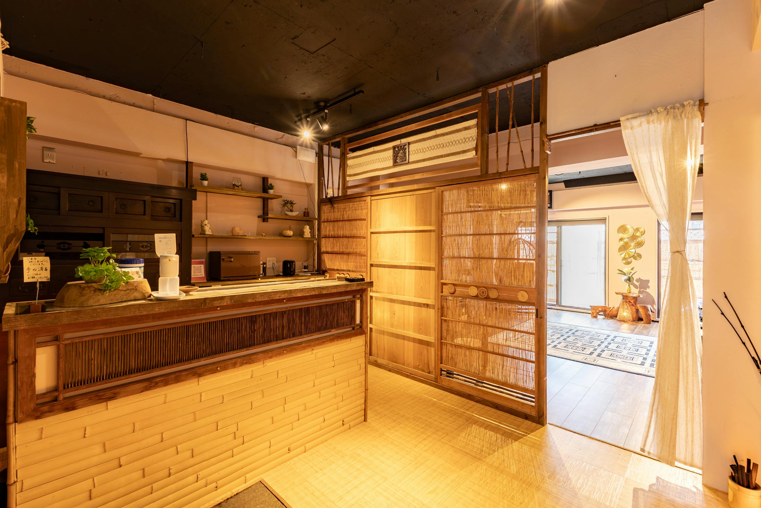 【水天宮前駅4分】ワークショップや会議に最適なバリ風の内装が特徴的なイベントスペース/プロジェクター完備