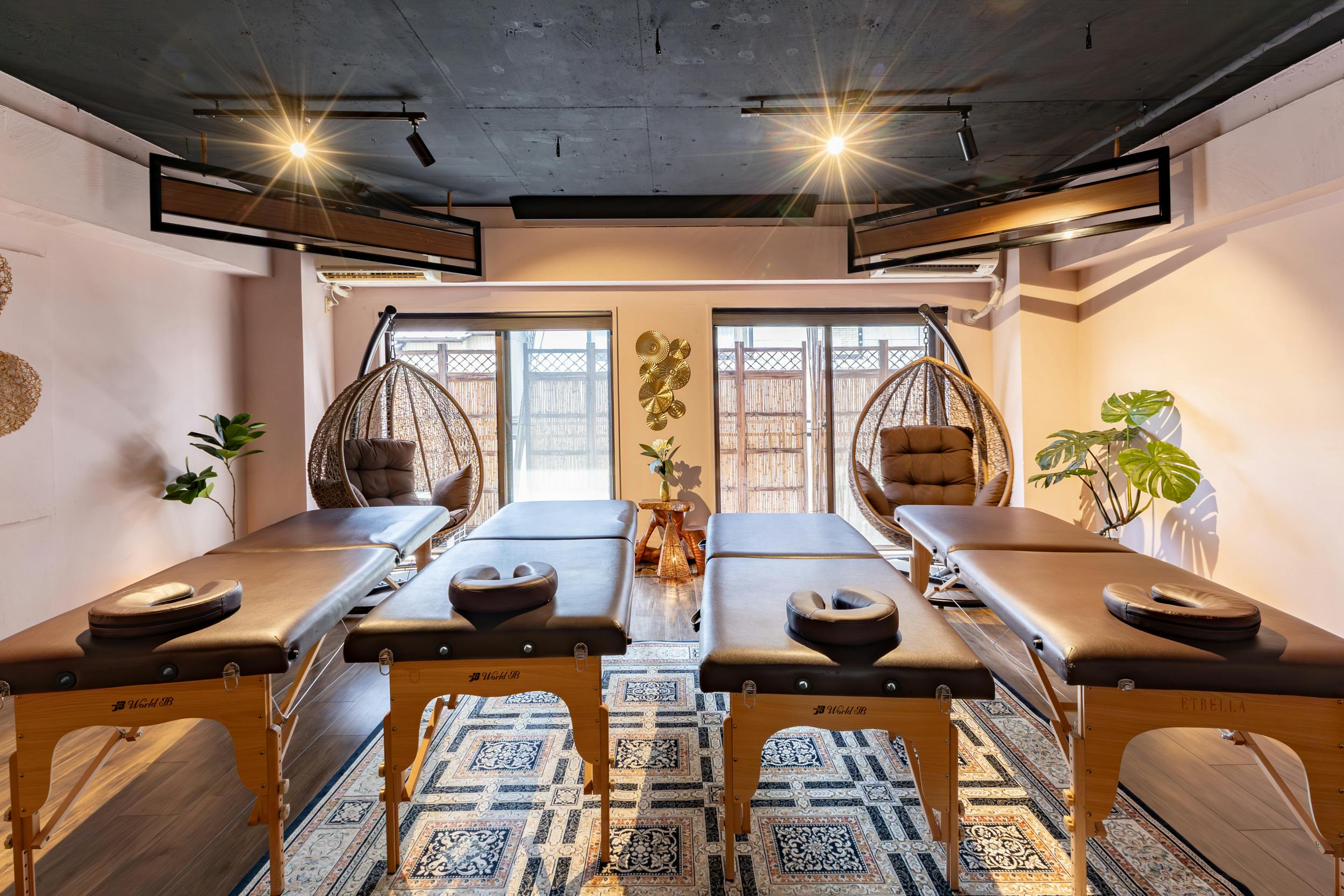 【水天宮前駅4分】ワークショップや会議に最適なバリ風の内装が特徴的なイベントスペース／プロジェクター完備