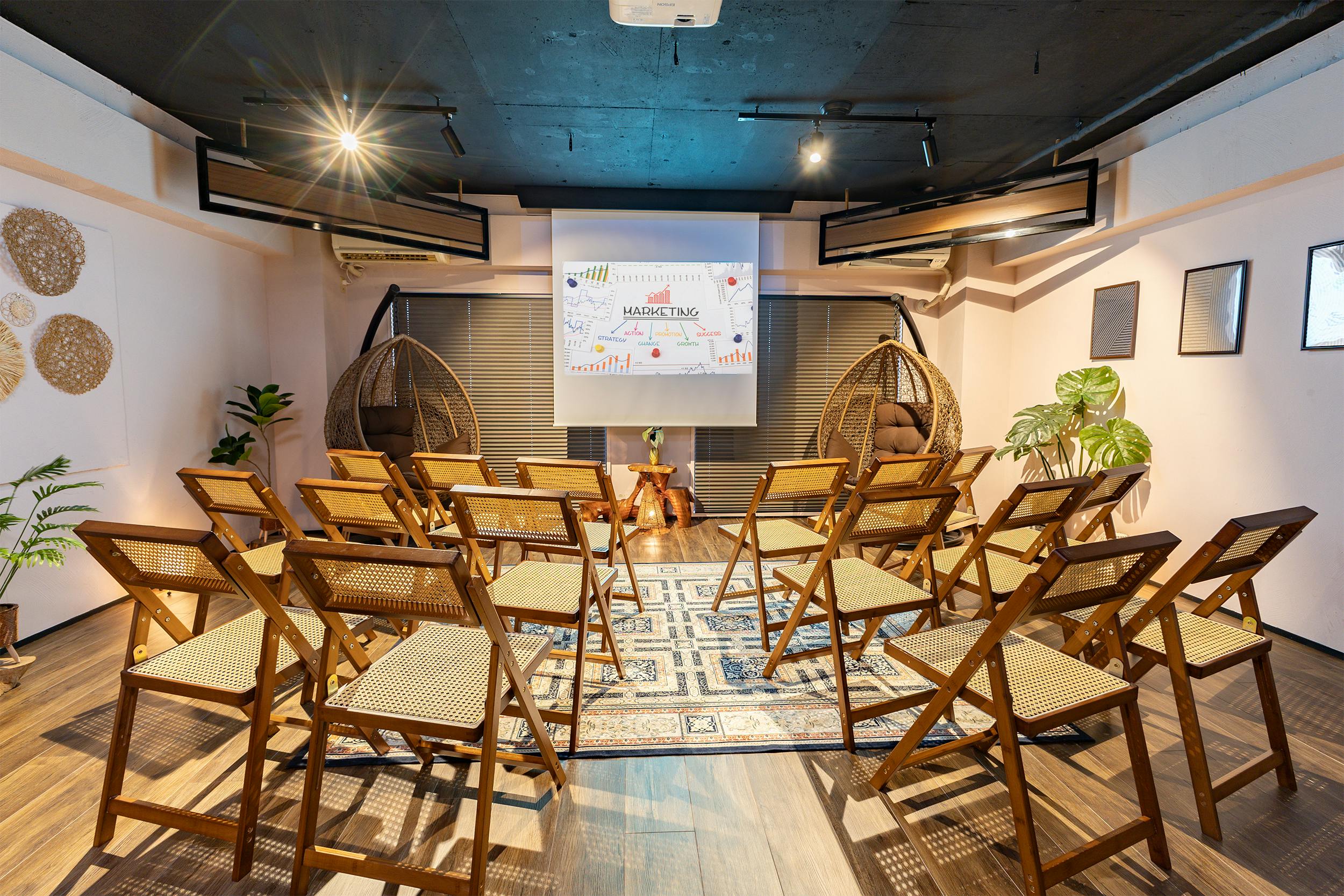 【水天宮前駅4分】ワークショップや会議に最適なバリ風の内装が特徴的なイベントスペース/プロジェクター完備