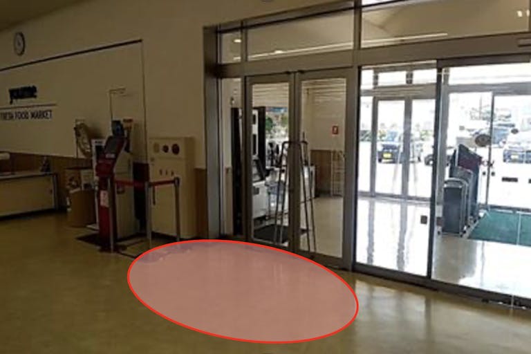 【ゆめマート 豊前】レジ横入口前 物販や販促プロモーションにおすすめな催事イベントスペースの画像1