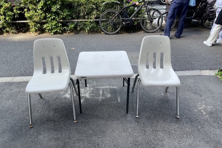 椅子とテーブルのセット(外用)