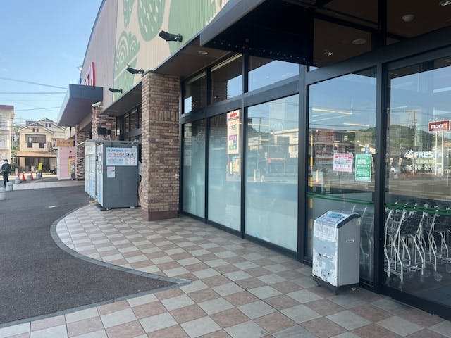 【フレスタ北吉津店】プロモーションイベントに利用可能な軒下スペースの画像