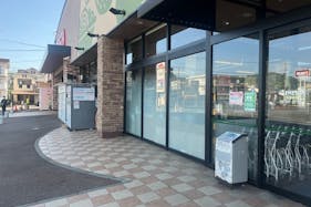 【フレスタ北吉津店】プロモーションイベントに利用可能な軒下スペース