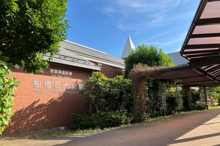 【船橋日大前駅】プロモーションや食物販に最適な人流の多い東口改札前スペース