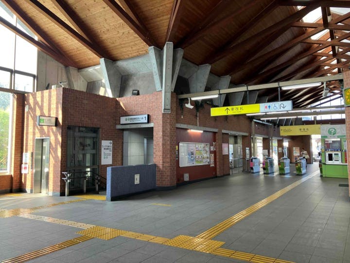 【船橋日大前駅】プロモーションや食物販に最適な人流の多い東口改札前スペース