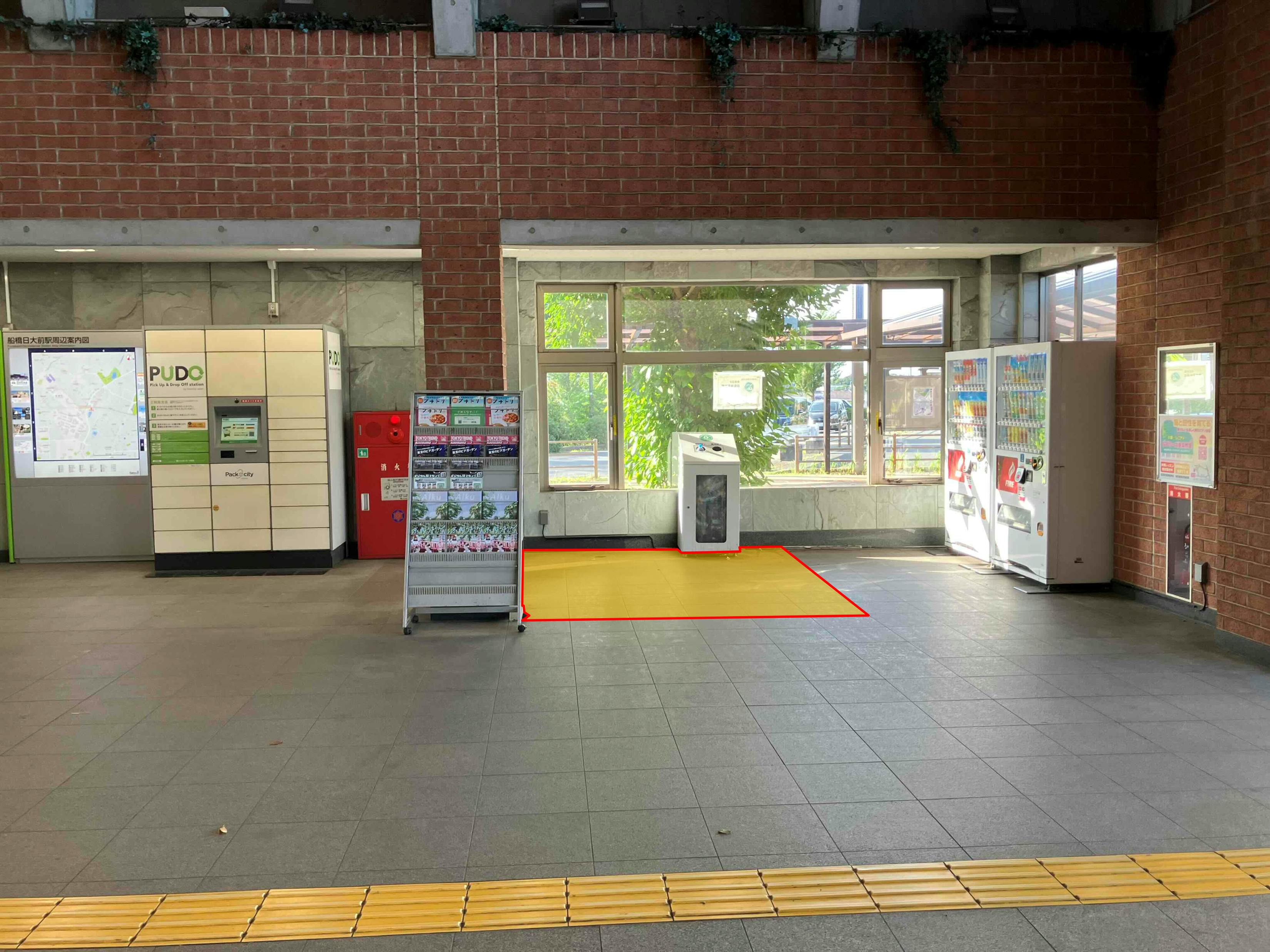 【船橋日大前駅】プロモーションや食物販に最適な人流の多い東口改札前スペース