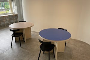 ギャラリーや展示販売会、ポップアップストアに最適なシンプルなホワイトキューブ型のイベントスペース