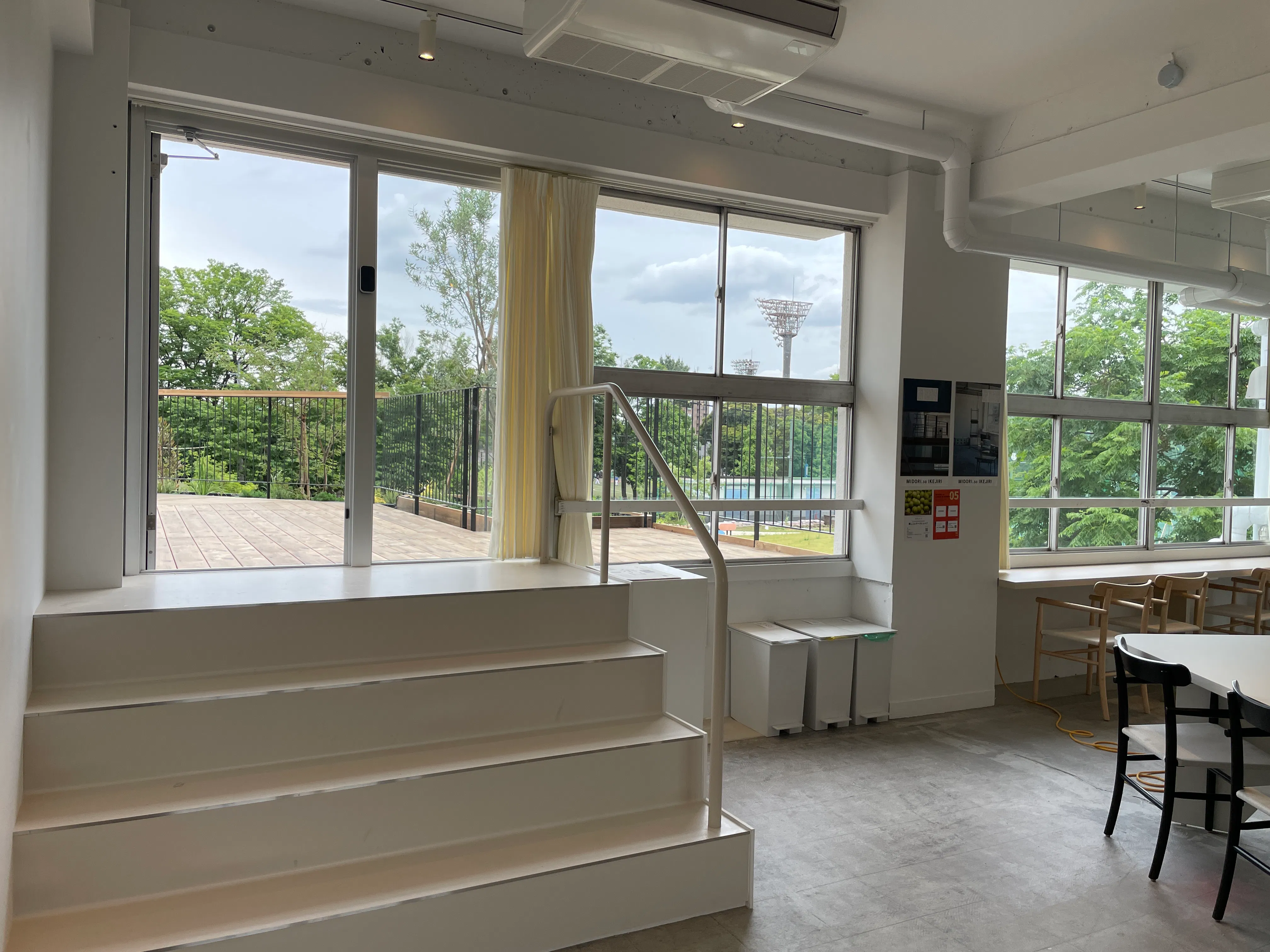 ギャラリーや展示販売会、ポップアップストアに最適なシンプルなホワイトキューブ型のイベントスペース