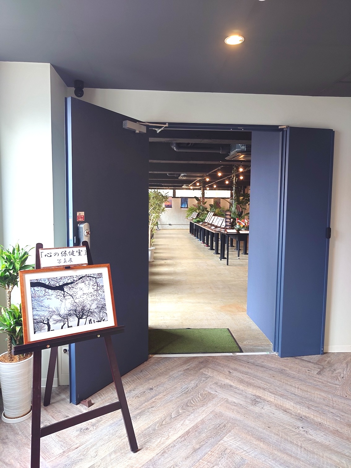 【大和西大寺駅7分】ポップアップやワークショップ、アートの展覧会等に適した白い内装の路面カフェスペースの画像8